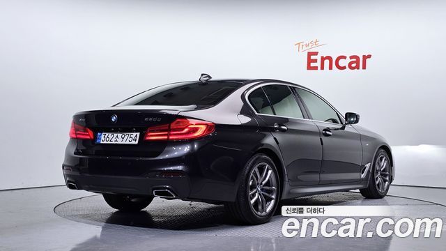BMW 5-Series 2018 — photo 2