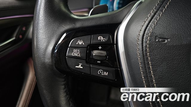 BMW 5-Series 2018 — photo 20