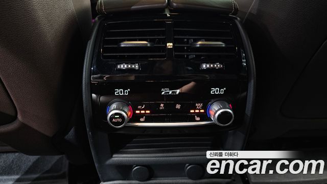 BMW 5-Series 2018 — photo 24