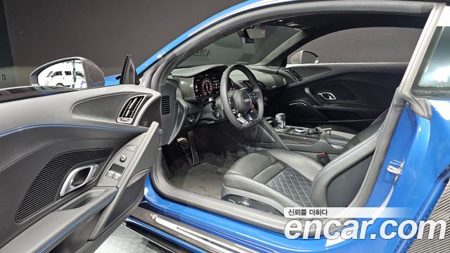 Audi R8 2021 — photo 13