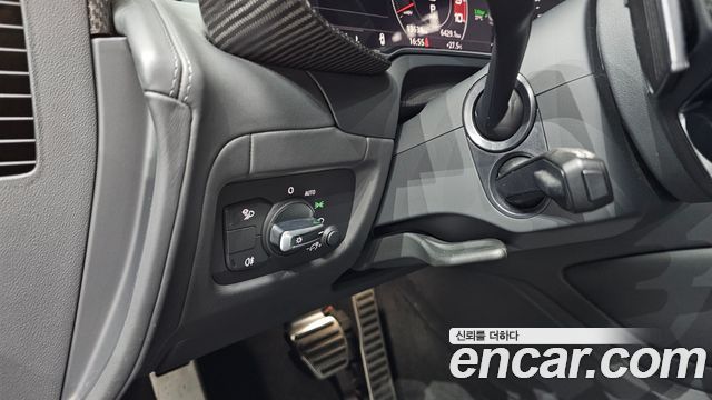 Audi R8 2021 — photo 22