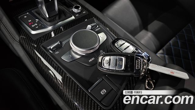 Audi R8 2021 — photo 25