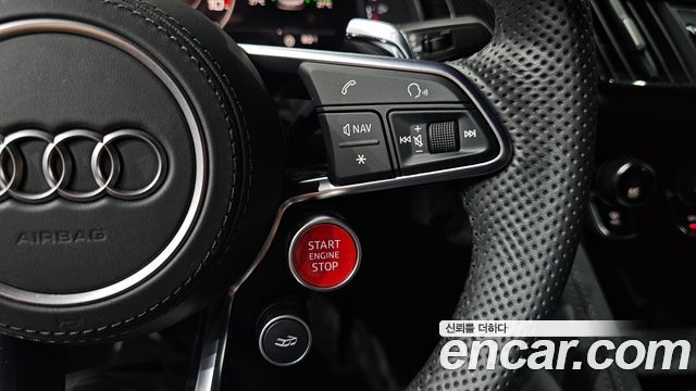 Audi R8 2021 — photo 27