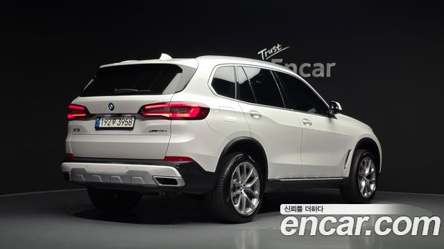 BMW X5 2021 — photo 2