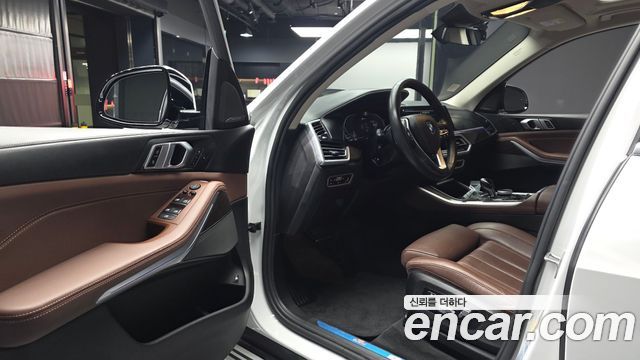 BMW X5 2021 — photo 13