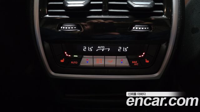 BMW X5 2021 — photo 25