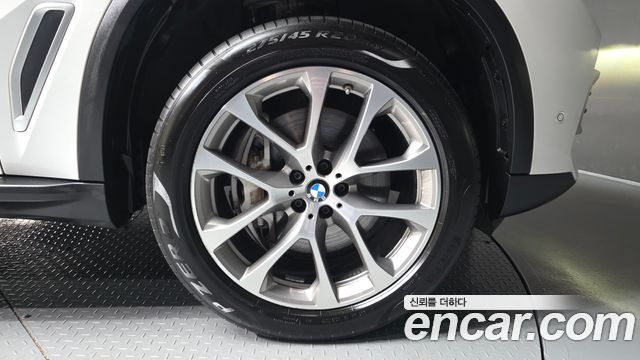 BMW X5 2021 — photo 7
