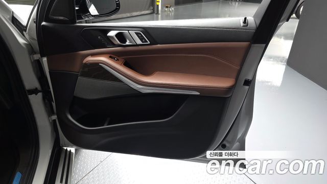 BMW X5 2021 — photo 14