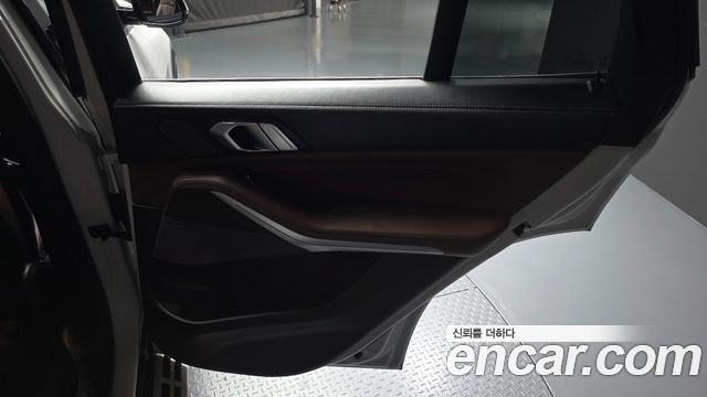 BMW X5 2021 — photo 15