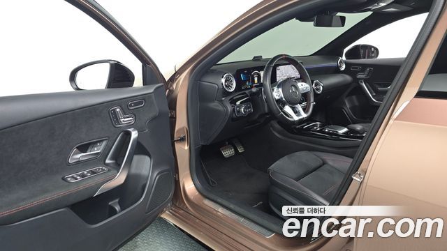 Mercedes-Benz A-Class 2023 — photo 10