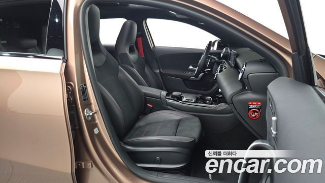 Mercedes-Benz A-Class 2023 — photo 11