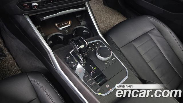 BMW 3-Series 2020 — photo 9