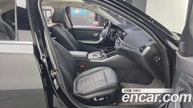BMW 3-Series 2020 — photo 11