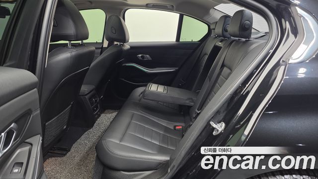 BMW 3-Series 2020 — photo 12