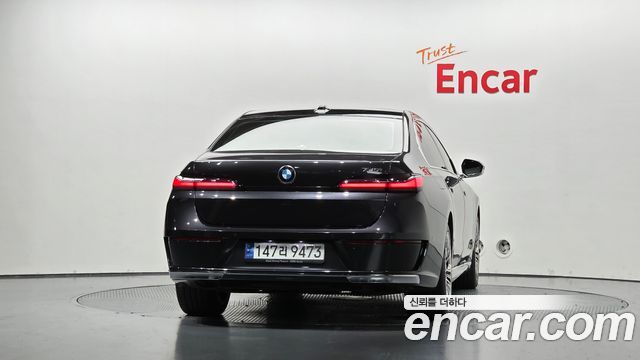 BMW 7-Series 2023 — photo 4