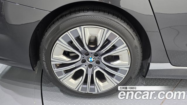 BMW 7-Series 2023 — photo 5