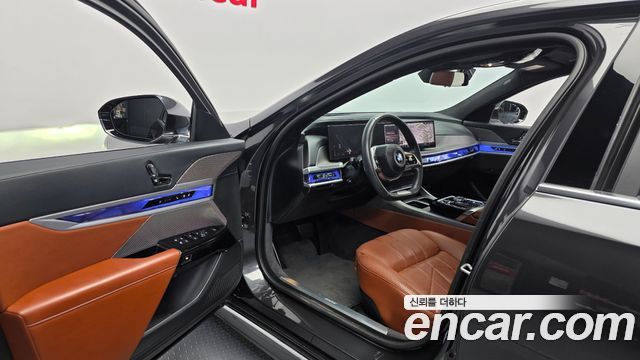 BMW 7-Series 2023 — photo 13