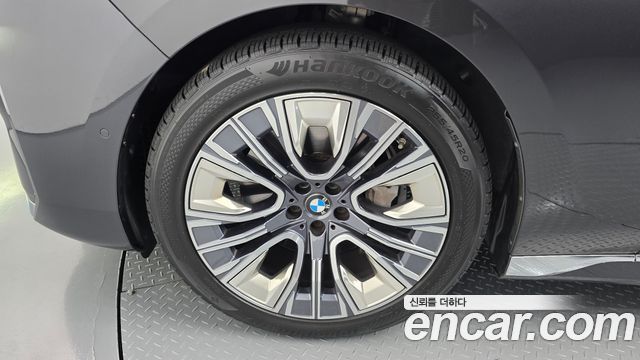 BMW 7-Series 2023 — photo 7