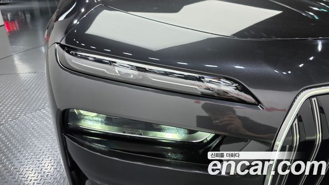 BMW 7-Series 2023 — photo 8