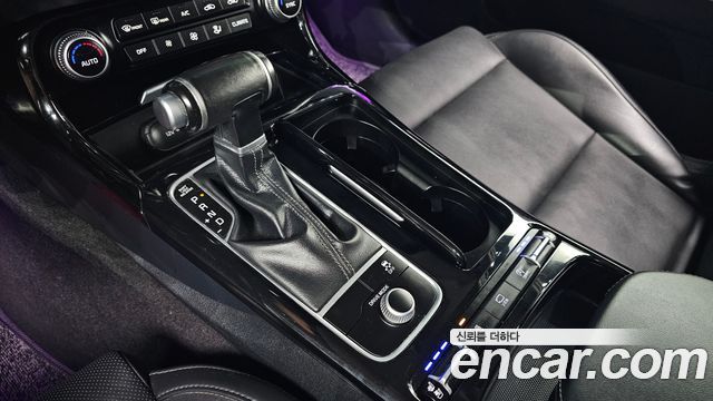 Kia Stinger 2018 — photo 9