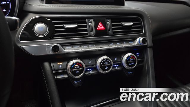 Genesis G70 2020 — photo 23