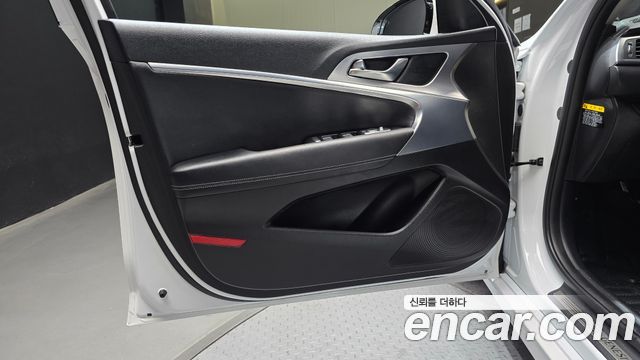 Genesis G70 2020 — photo 14