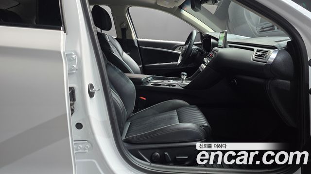 Genesis G70 2020 — photo 16