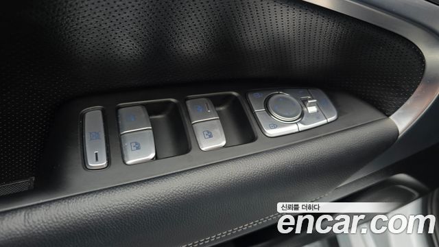 Genesis G70 2020 — photo 28