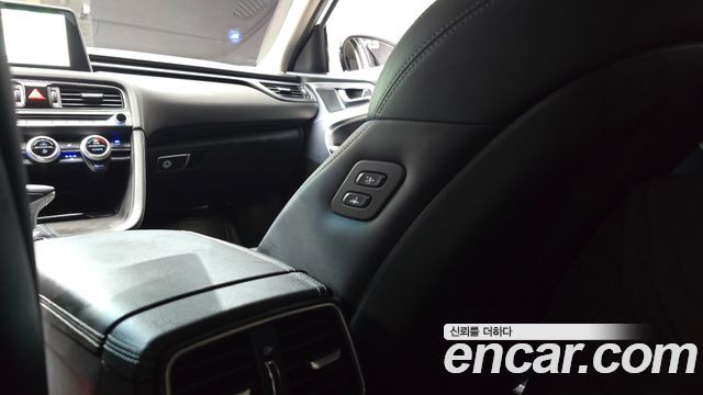 Genesis G70 2020 — photo 30