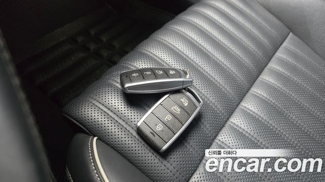 Genesis G70 2020 — photo 31