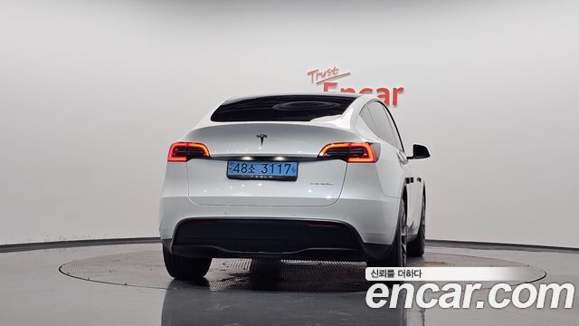 Tesla Model Y 2021 — photo 4