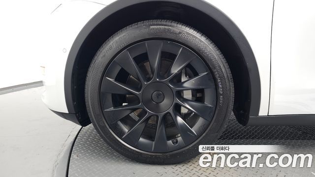 Tesla Model Y 2021 — photo 5