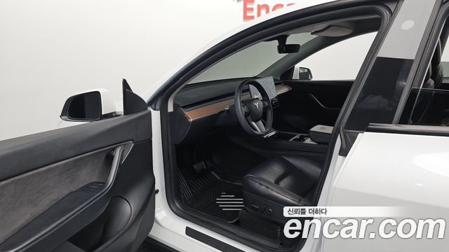 Tesla Model Y 2021 — photo 13