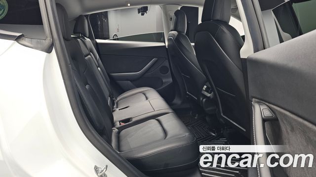 Tesla Model Y 2021 — photo 18