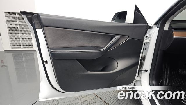 Tesla Model Y 2021 — photo 14