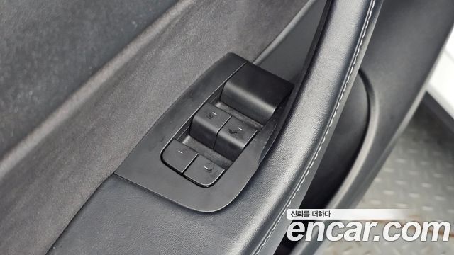 Tesla Model Y 2021 — photo 30
