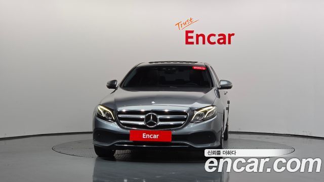 Mercedes-Benz E-Class 2017 — photo 3