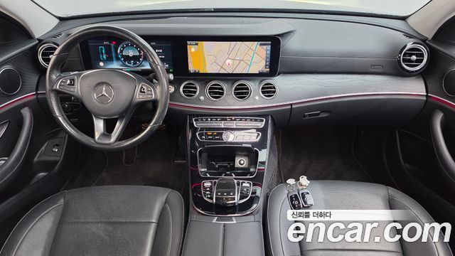 Mercedes-Benz E-Class 2017 — photo 10