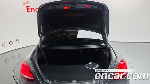 Mercedes-Benz E-Class 2017 — photo 26