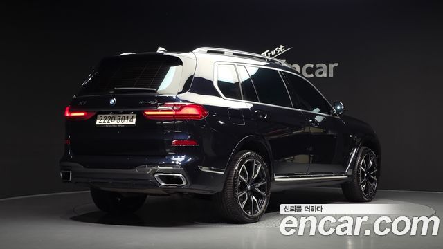 BMW X7 2021 — photo 2