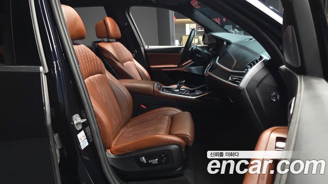 BMW X7 2021 — photo 17