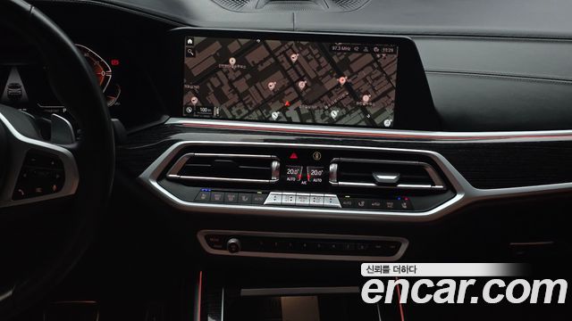 BMW X7 2021 — photo 21