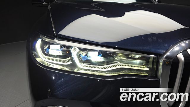BMW X7 2021 — photo 8