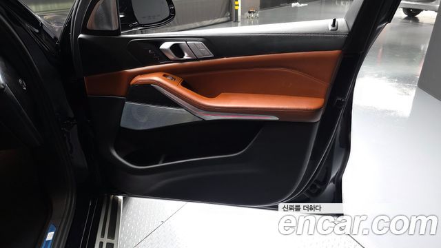 BMW X7 2021 — photo 14