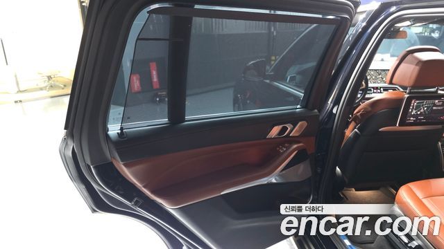 BMW X7 2021 — photo 15