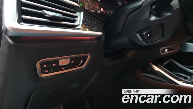 BMW X7 2021 — photo 28