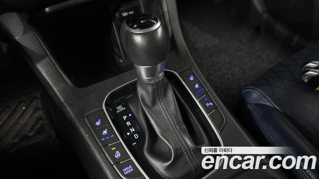Hyundai i30 2018 — photo 9