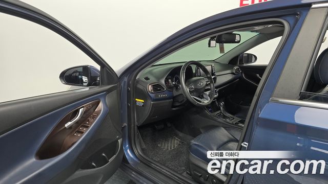 Hyundai i30 2018 — photo 10