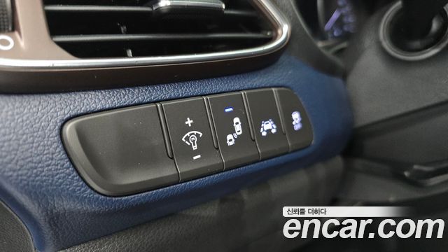 Hyundai i30 2018 — photo 18