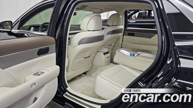 Genesis G90 2022 — photo 18